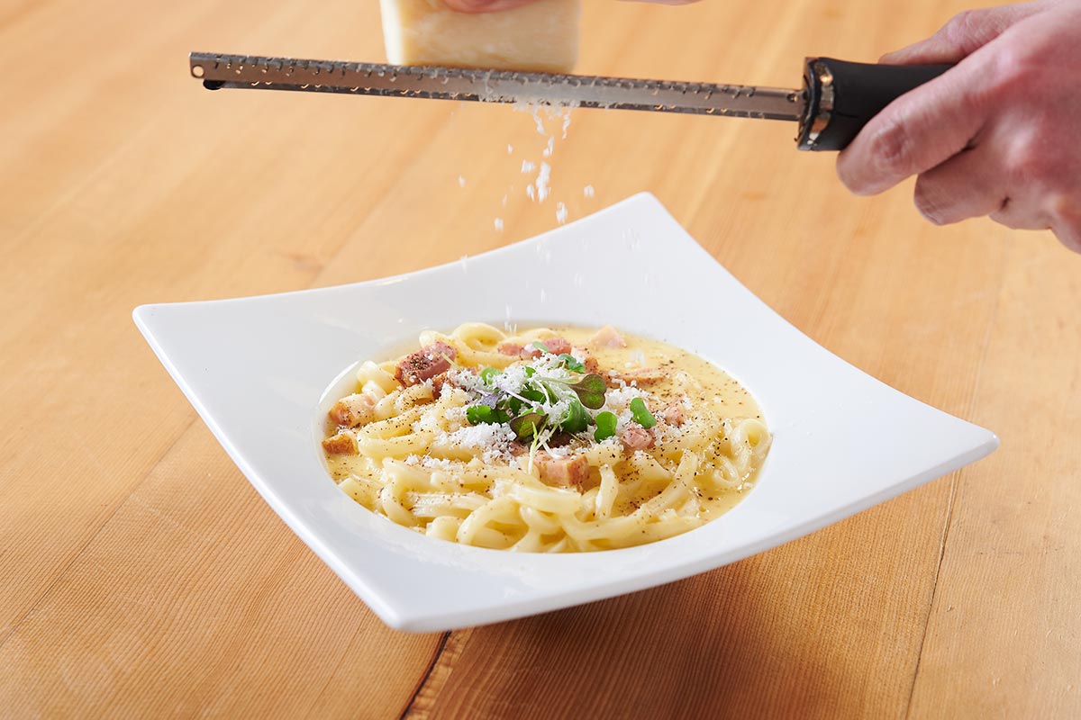 名物おじやうどん、一番人気カルボナーラうどん、ベジタリアン・ヴィーガンの方にも | 太閤うどん